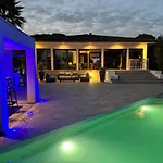 Sublime With Pool And Jacuzzi *