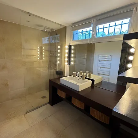 Sublime With Pool And Jacuzzi Villa *