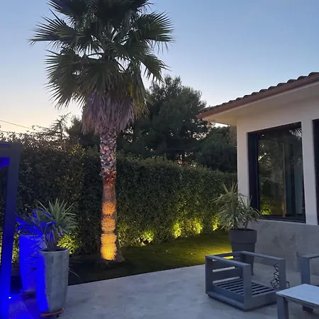 Sublime With Pool And Jacuzzi Juvignac